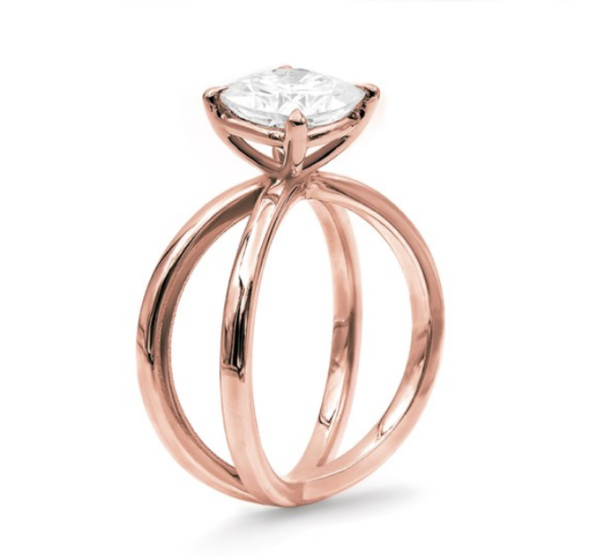 Ρομαντικό μονόπετρο δαχτυλίδι με στρογγυλό διαμάντι